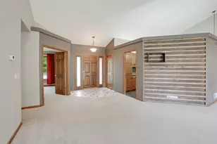 940 Bartlett Dr, Oconomowoc, WI 53066 - Photo 10
