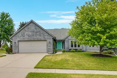 940  Bartlett Dr, Oconomowoc, WI 53066 - Photo 1