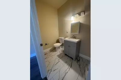 2429 N 8th St, Milwaukee, WI 53206 - Photo 12