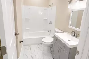 2429 N 8th St, Milwaukee, WI 53206 - Photo 6
