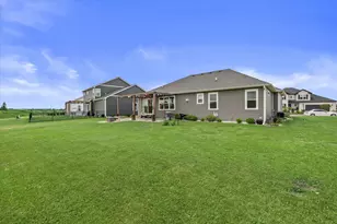 35077 Yahara Dr, Summit, WI 53066 - Photo 30