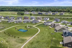 35077 Yahara Dr, Summit, WI 53066 - Photo 38