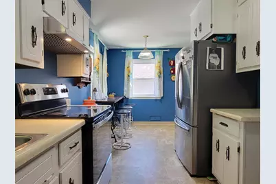 8982 S 79th St, Franklin, WI 53132 - Photo 6