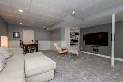 1405  Victoria Cir, Elm Grove, WI 53122 - Photo 54
