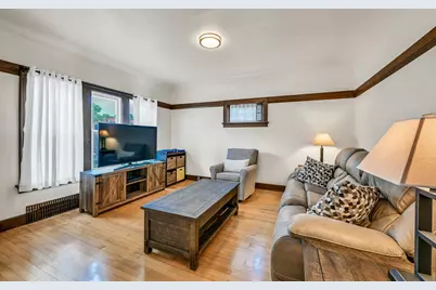 6422 W North Ave, Wauwatosa, WI 53213 - Photo 8