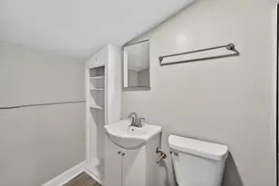 946 W Windlake Ave, Milwaukee, WI 53204 - Photo 8