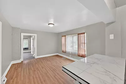 946 W Windlake Ave, Milwaukee, WI 53204 - Photo 6