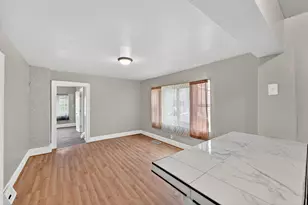 946 W Windlake Ave, Milwaukee, WI 53204 - Photo 6