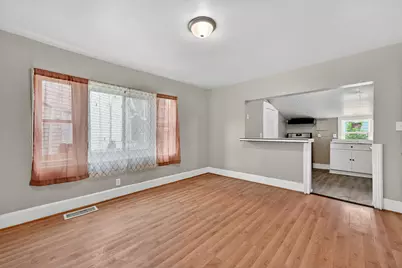 946 W Windlake Ave, Milwaukee, WI 53204 - Photo 12