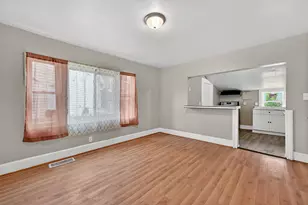 946 W Windlake Ave, Milwaukee, WI 53204 - Photo 12