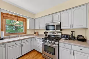 919 Squire Ln, West Bend, WI 53090 - Photo 12