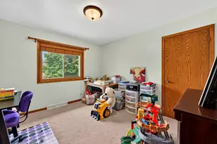 919 Squire Ln, West Bend, WI 53090 - Photo 22