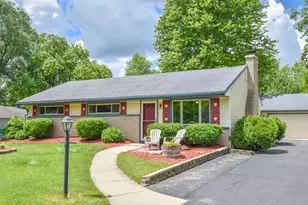 W200N9459 Woodside Ln, Menomonee Falls, WI 53051 - Photo 2