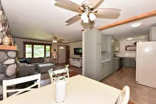 W200N9459 Woodside Ln, Menomonee Falls, WI 53051 - Photo 8