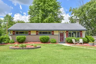 W200N9459 Woodside Ln, Menomonee Falls, WI 53051 - Photo 1