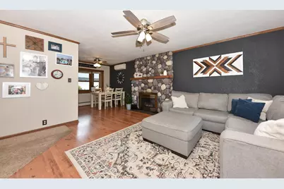 W200N9459  Woodside Ln, Menomonee Falls, WI 53051 - Photo 4