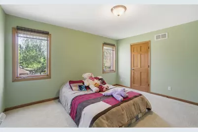 3297 E Ramsey Ave, Cudahy, WI 53110 - Photo 24