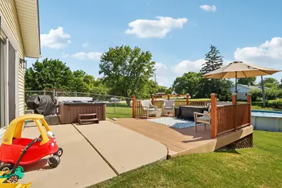 7710 S Chapel Hill Dr, Franklin, WI 53132 - Photo 32