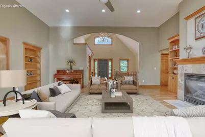 13345 N Windsor Ct, Mequon, WI 53097 - Photo 6