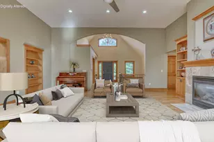 13345 N Windsor Ct, Mequon, WI 53097 - Photo 6