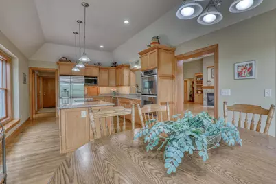13345 N Windsor Ct, Mequon, WI 53097 - Photo 12