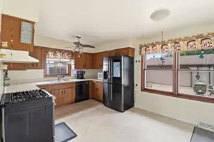 5120 62nd St, Kenosha, WI 53142 - Photo 4