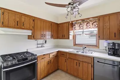 5120  62nd St, Kenosha, WI 53142 - Photo 6
