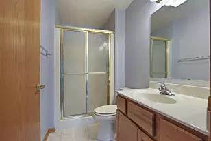 6915 Dale Dr, Racine, WI 53402 - Photo 10