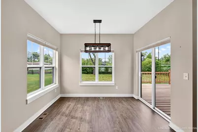 9827 W Dakota St, West Allis, WI 53227 - Photo 4