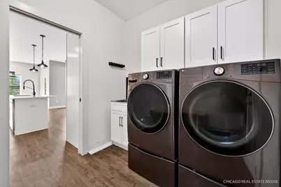 9827 W Dakota St, West Allis, WI 53227 - Photo 18