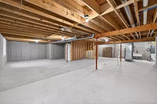 9827 W Dakota St, West Allis, WI 53227 - Photo 20