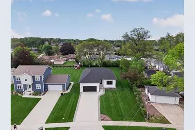 9827 W Dakota St, West Allis, WI 53227 - Photo 10