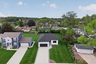 9827 W Dakota St, West Allis, WI 53227 - Photo 10