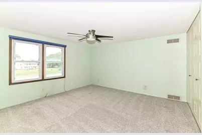 6216 W College Ave, Greendale, WI 53129 - Photo 22