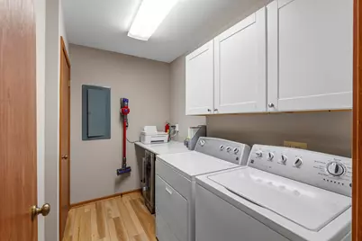 3733 W Loomis Rd, Greenfield, WI 53221 - Photo 16