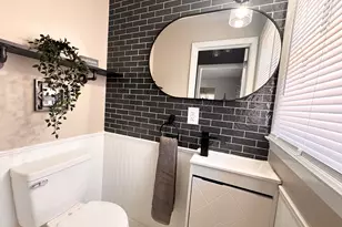 5319 W Spring Ln, Milwaukee, WI 53223 - Photo 6