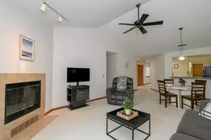 176 Westfield Way, Pewaukee, WI 53072 - Photo 6