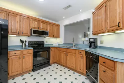176  Westfield Way #D, Pewaukee, WI 53072 - Photo 12