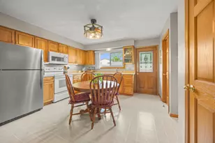 864 Kings Ct, Fond du Lac, WI 54935 - Photo 6