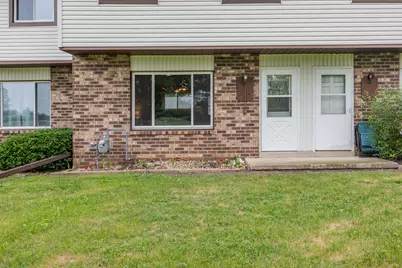 864  Kings Ct, Fond du Lac, WI 54935 - Photo 2