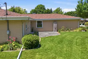 605 E Laverne Dr, Oak Creek, WI 53154 - Photo 34