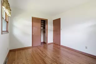 605 E Laverne Dr, Oak Creek, WI 53154 - Photo 18