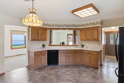 605 E Laverne Dr, Oak Creek, WI 53154 - Photo 10
