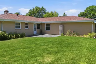 605 E Laverne Dr, Oak Creek, WI 53154 - Photo 36