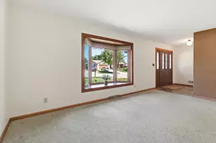605 E Laverne Dr, Oak Creek, WI 53154 - Photo 6