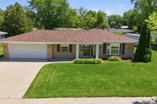605 E Laverne Dr, Oak Creek, WI 53154 - Photo 2