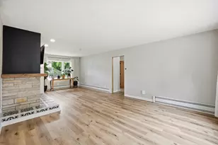 187 W Oak Grove St, Juneau, WI 53039 - Photo 4
