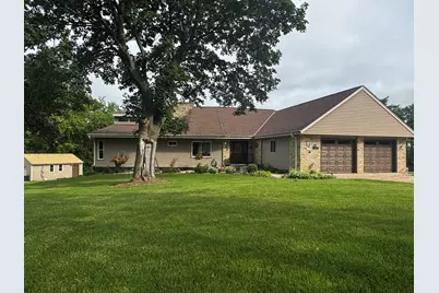 210  Prairie View Dr, North Prairie, WI 53153 - Photo 1