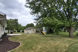N170W20137 Willow Ridge Dr, Jackson, WI 53037 - Photo 2