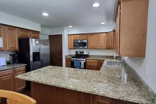 N170W20137 Willow Ridge Dr, Jackson, WI 53037 - Photo 6